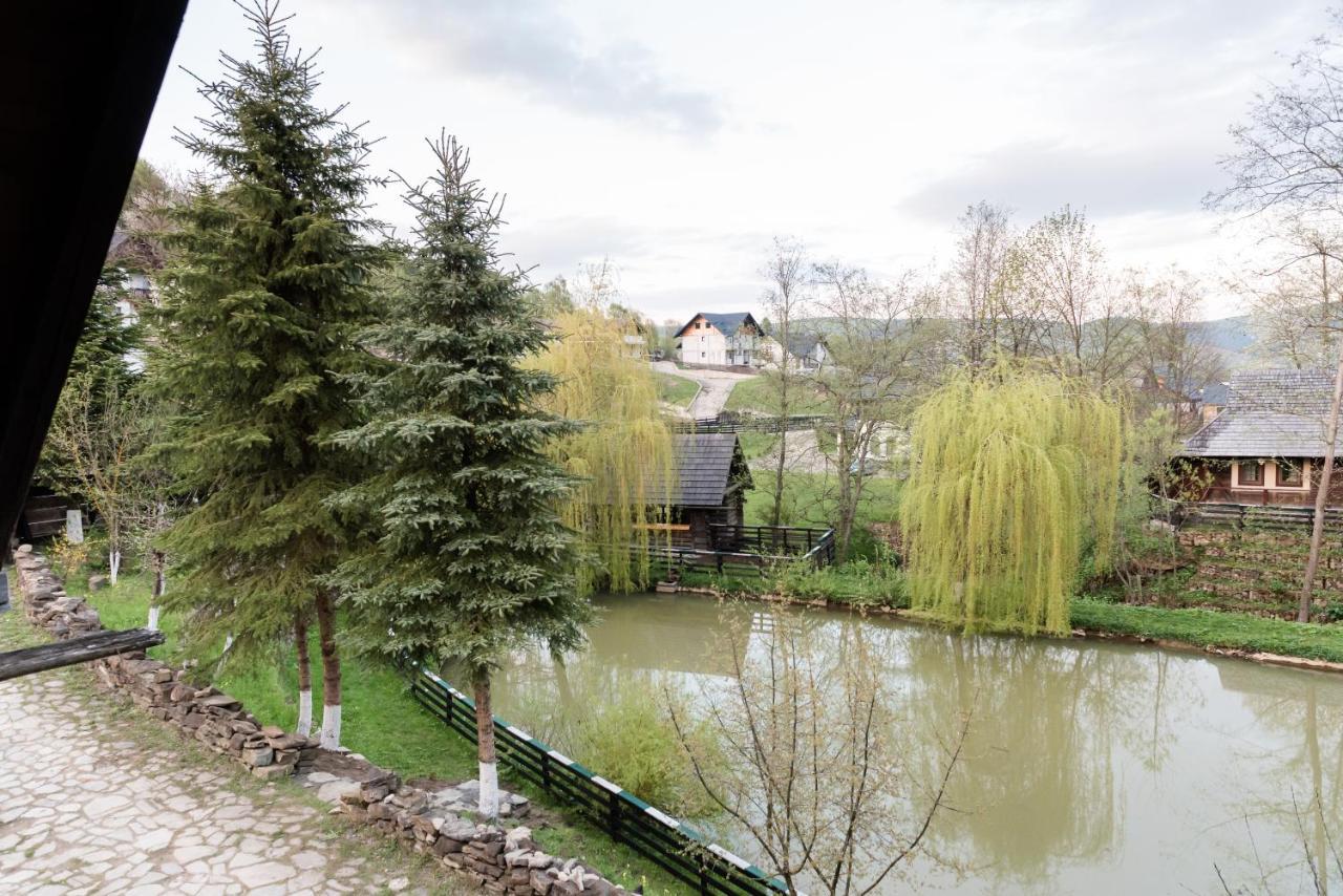 Pensiunea Casa Bunicilor Mînăstirea Humorului Exterior foto